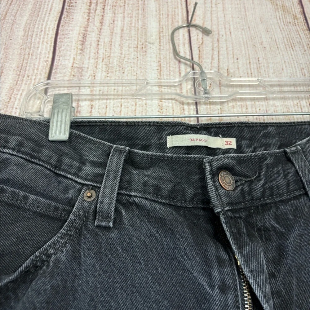 Levi's Straight Leg Jeans in Washed Black